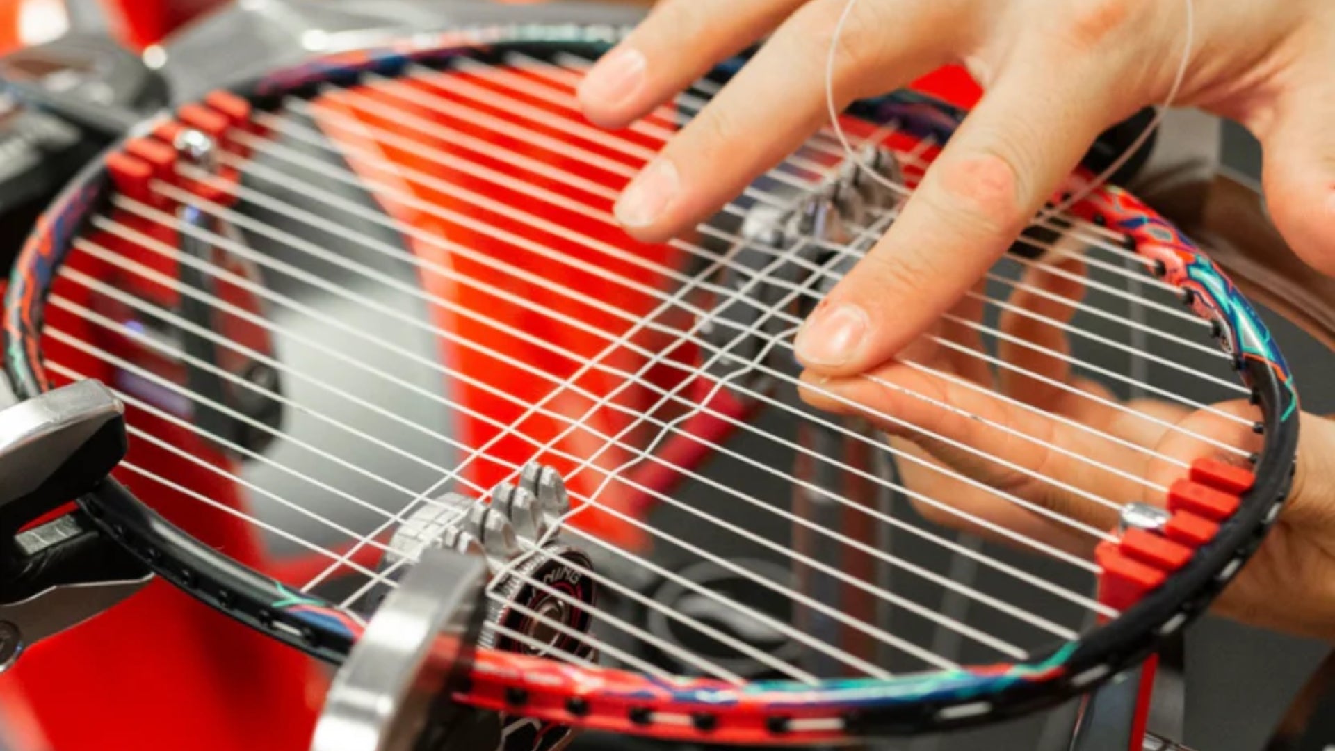 Guide til hårdhed i badmintonopstregning, hvor mange kilo passer til dig? SportYouUp Danmark