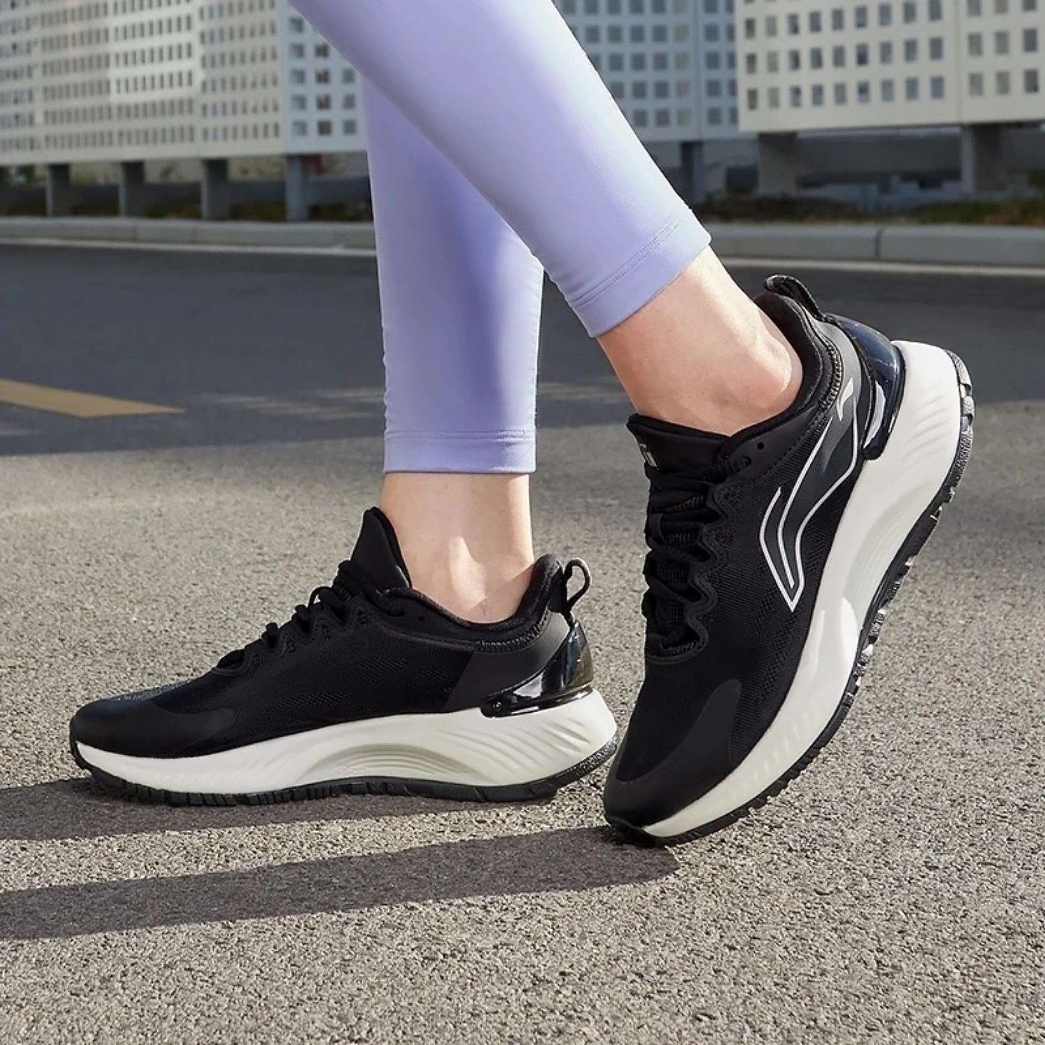 Li-Ning YueYing Cushion Schwarz Damen